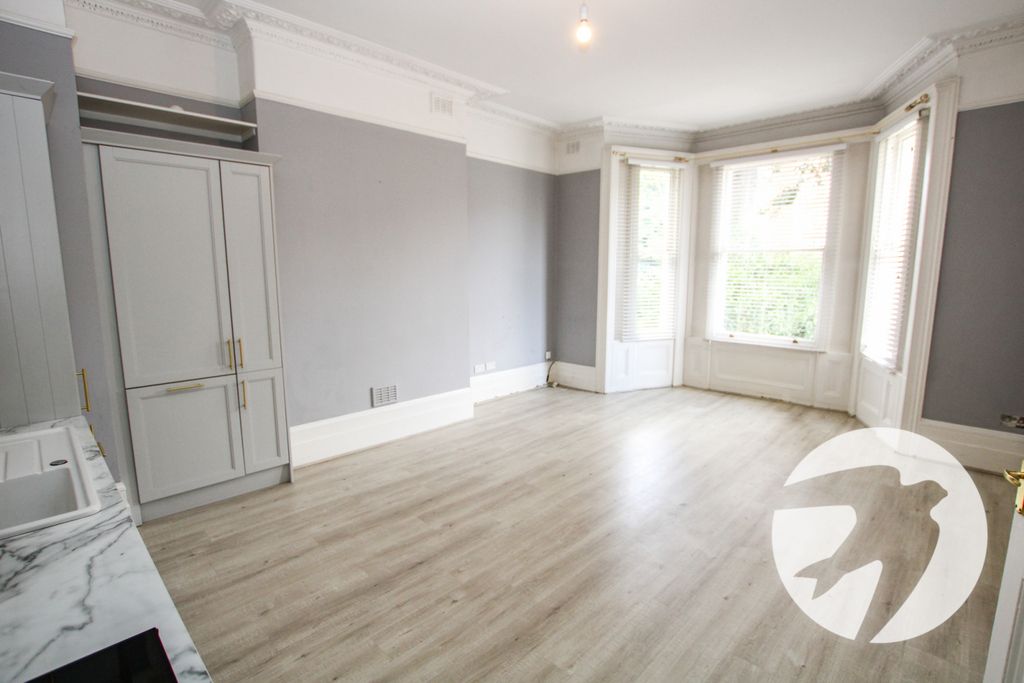 Property photo 2 of 11 Picture No. 21