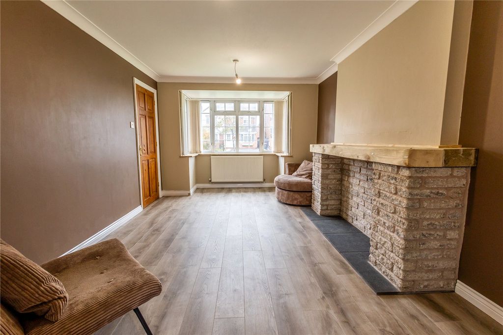 Property photo 3 of 36 Picture No. 23