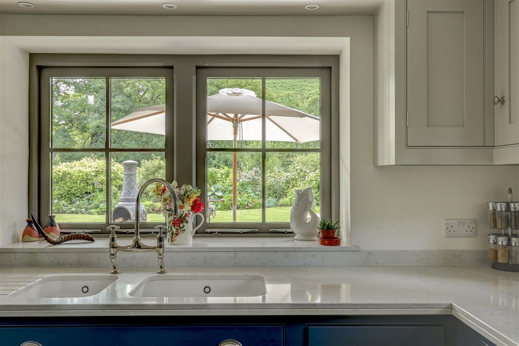 Property photo 3 of 55 Kitchen