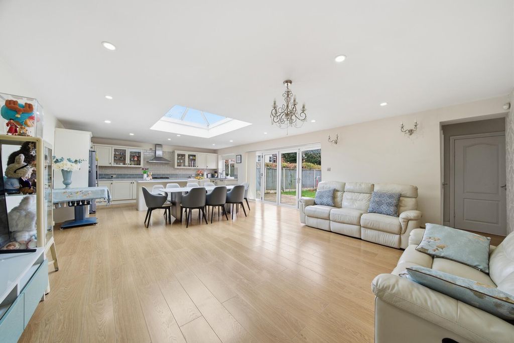 Property photo 2 of 24 Living Room