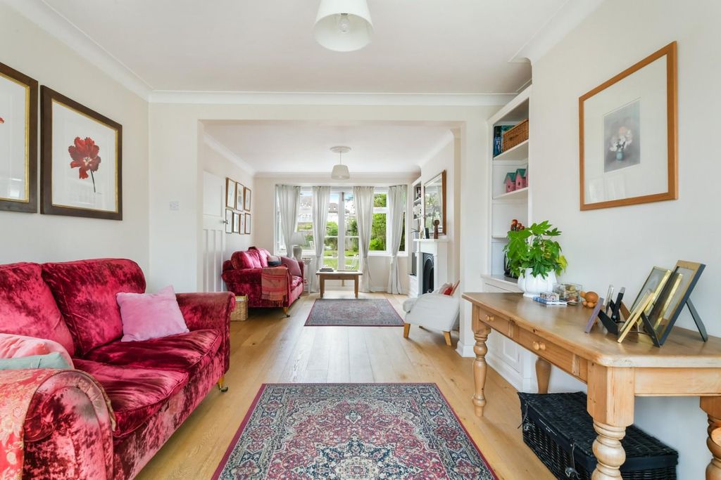 Property photo 2 of 15 Dundela Gardens (9).Jpg