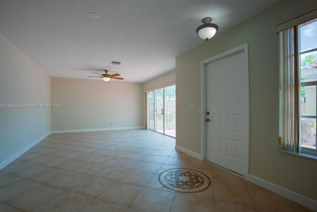 Property photo 2 of 19 <Alttext/>