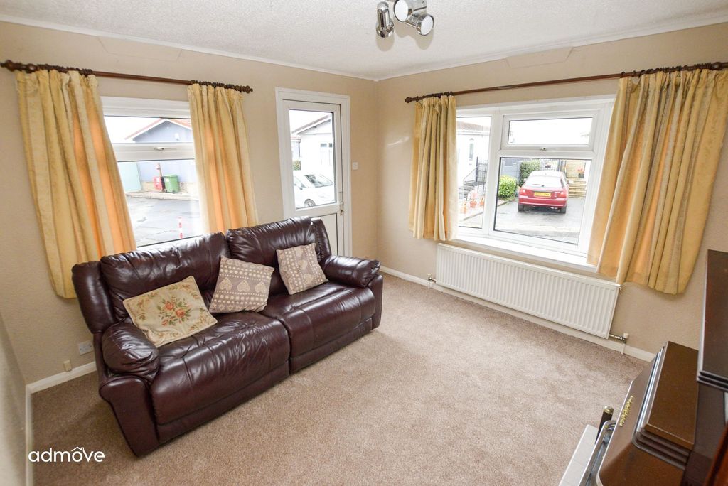 Property photo 3 of 11 Photo 2