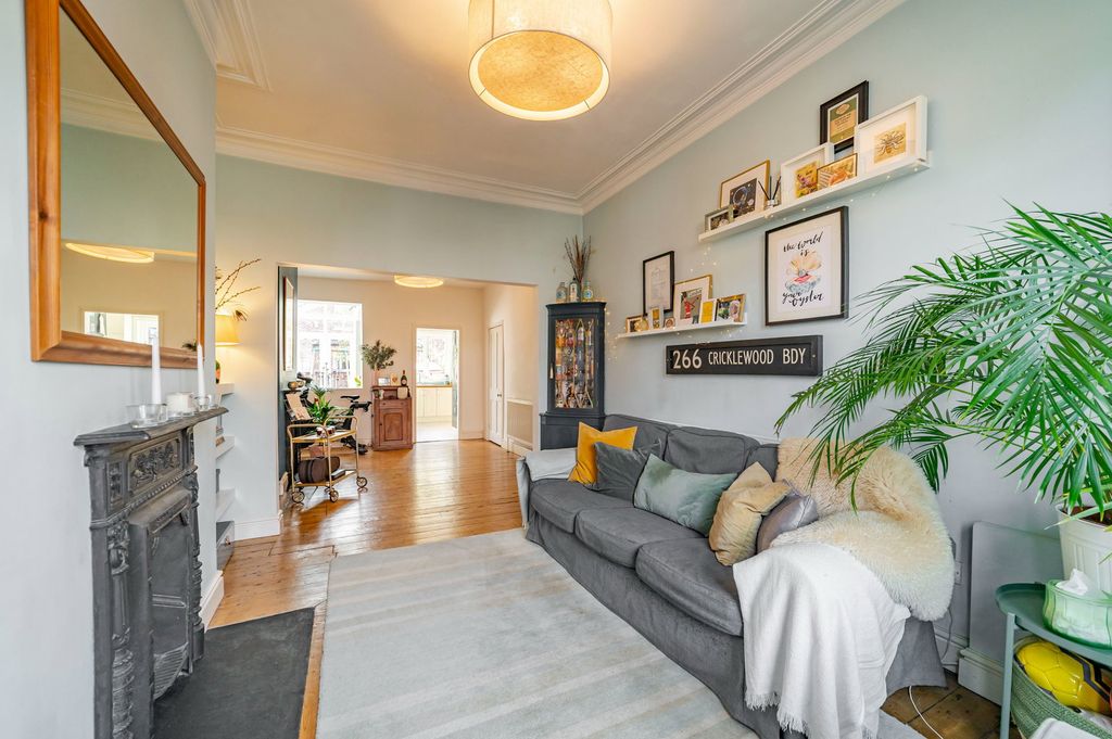 Property photo 3 of 20