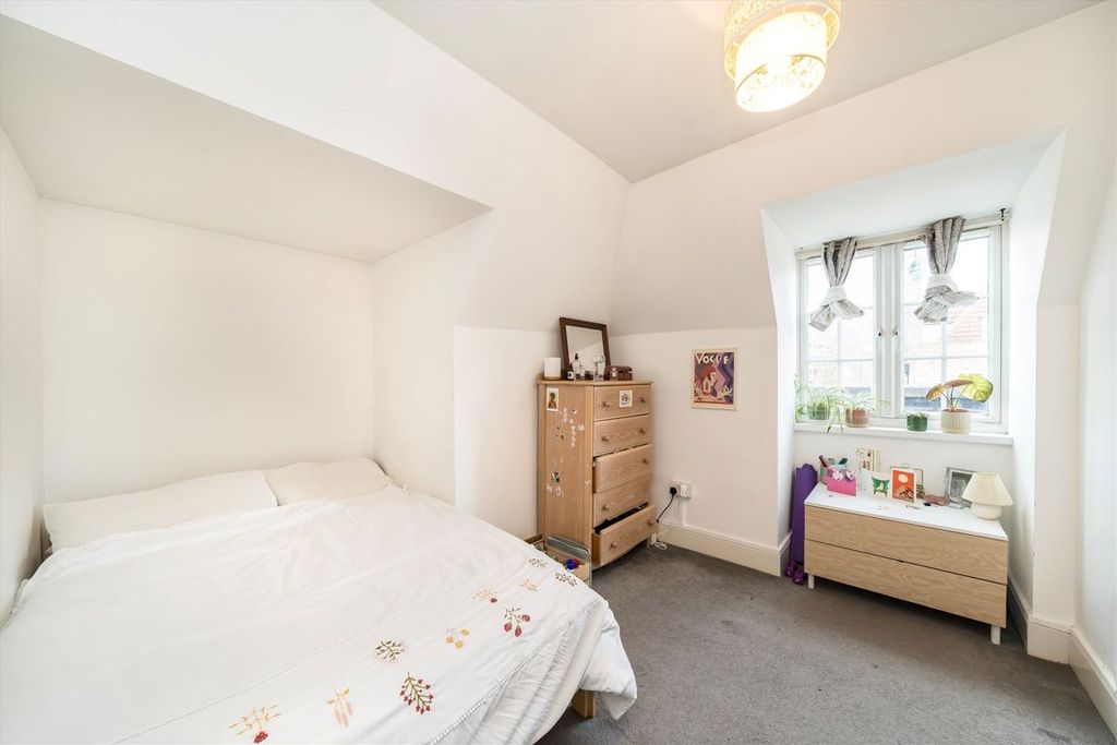 Property photo 3 of 4