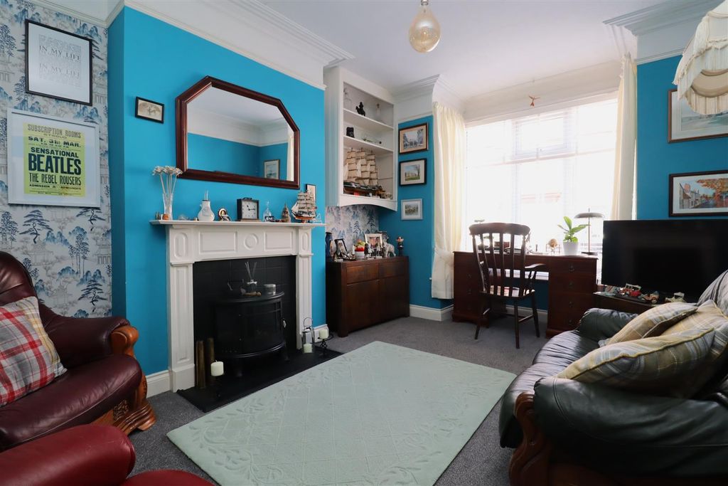 Property photo 2 of 43