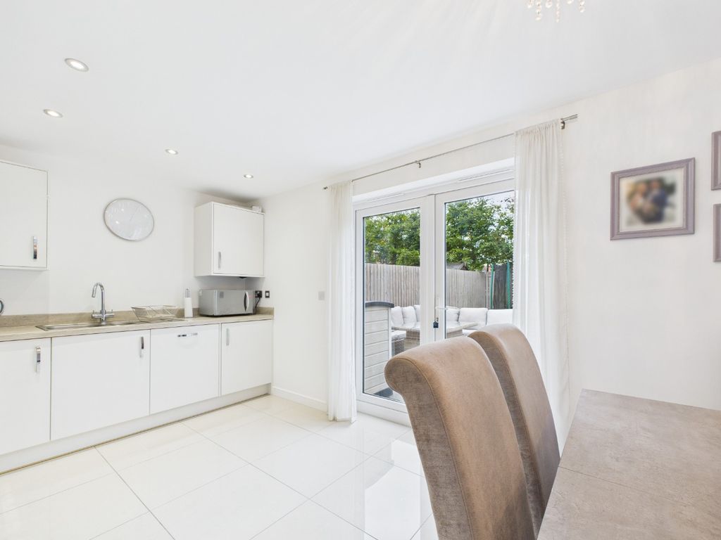 Property photo 1 of 15 4568631