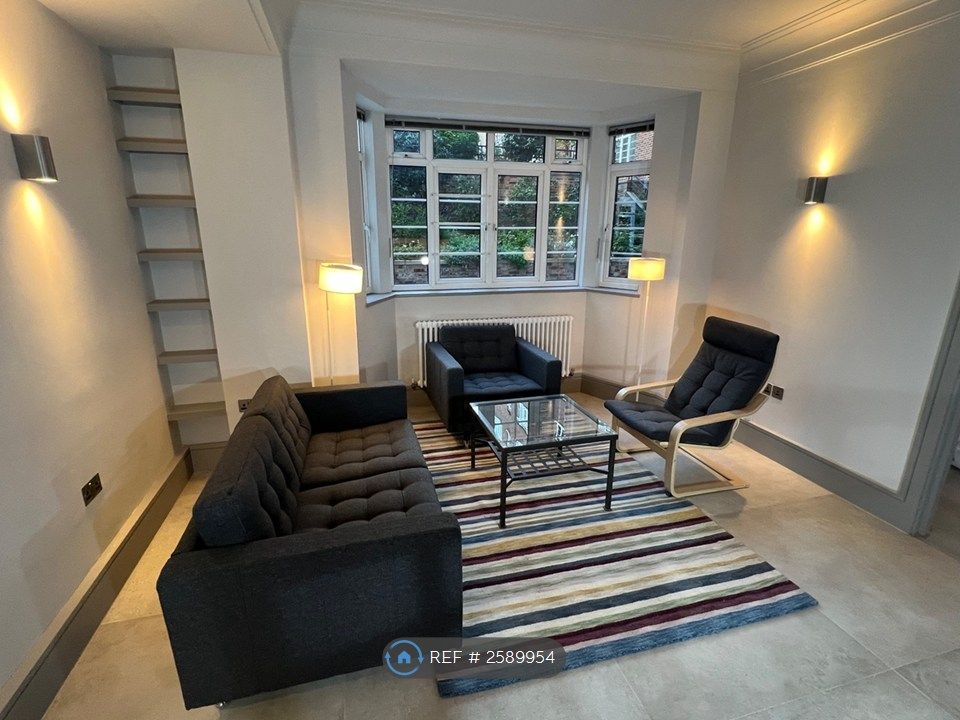 Property photo 2 of 16 Sitting Room