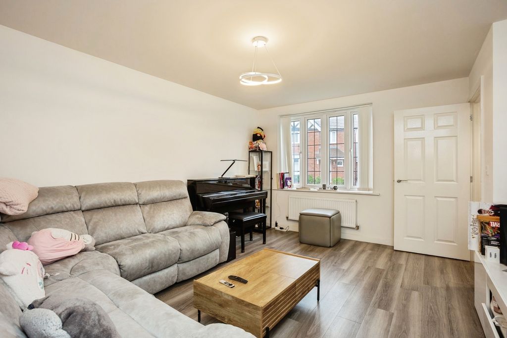 Property photo 2 of 18 Pbox-Img.Jpg