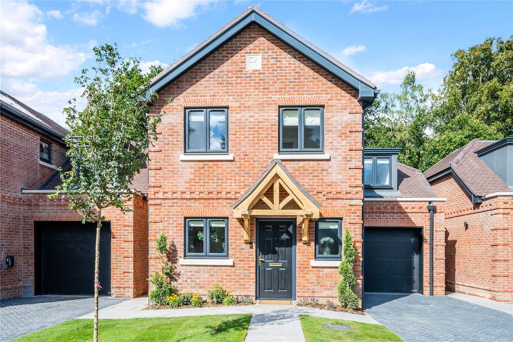 Property photo 1 of 12 Show Home External