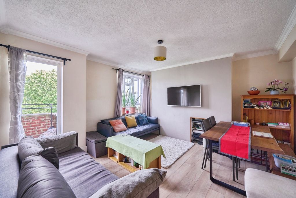 Property photo 2 of 11 Pbox-Img.Jpg
