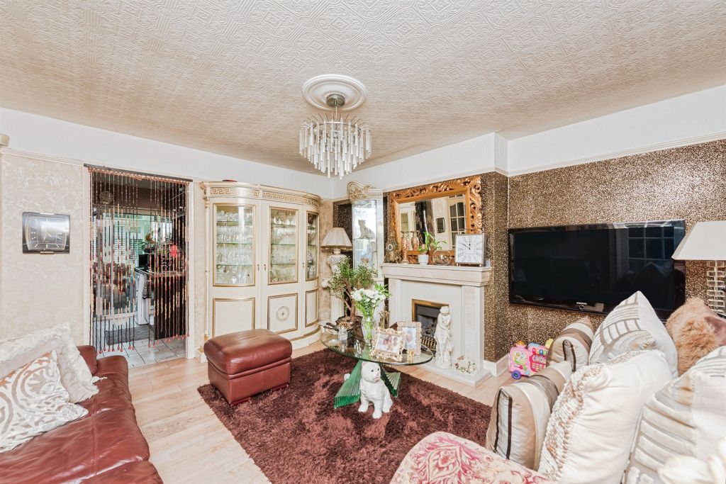 Property photo 2 of 17