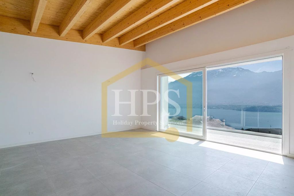 Property photo 1 of 52 The Lake Como Villa- Complesso Vercana Via Antonio Maria Caraccioli