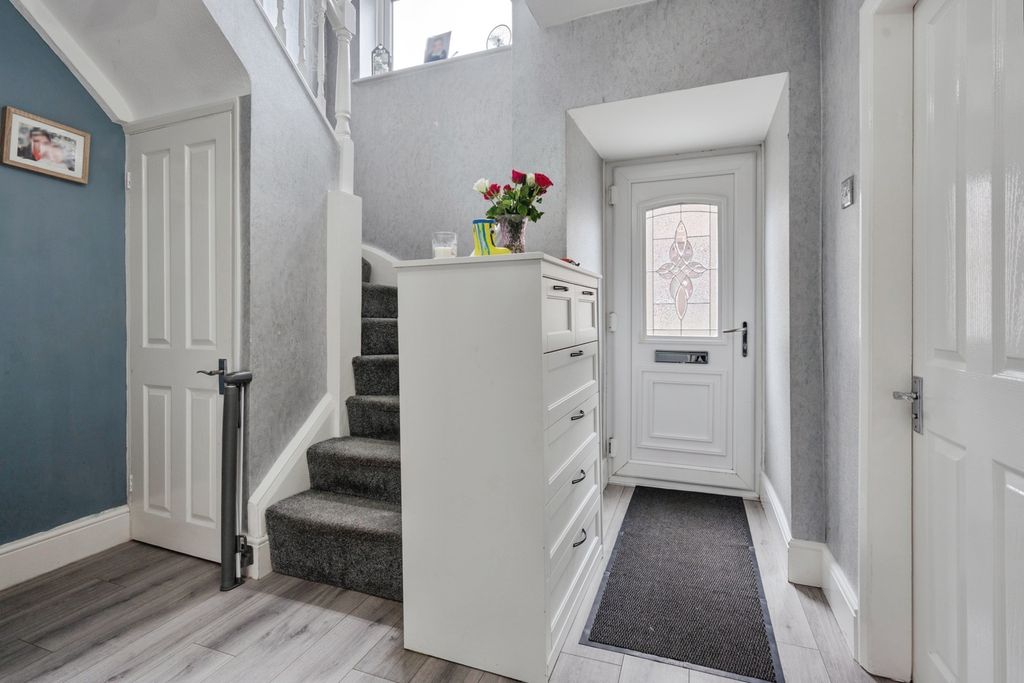 Property photo 2 of 18 Pbox-Img.Jpg