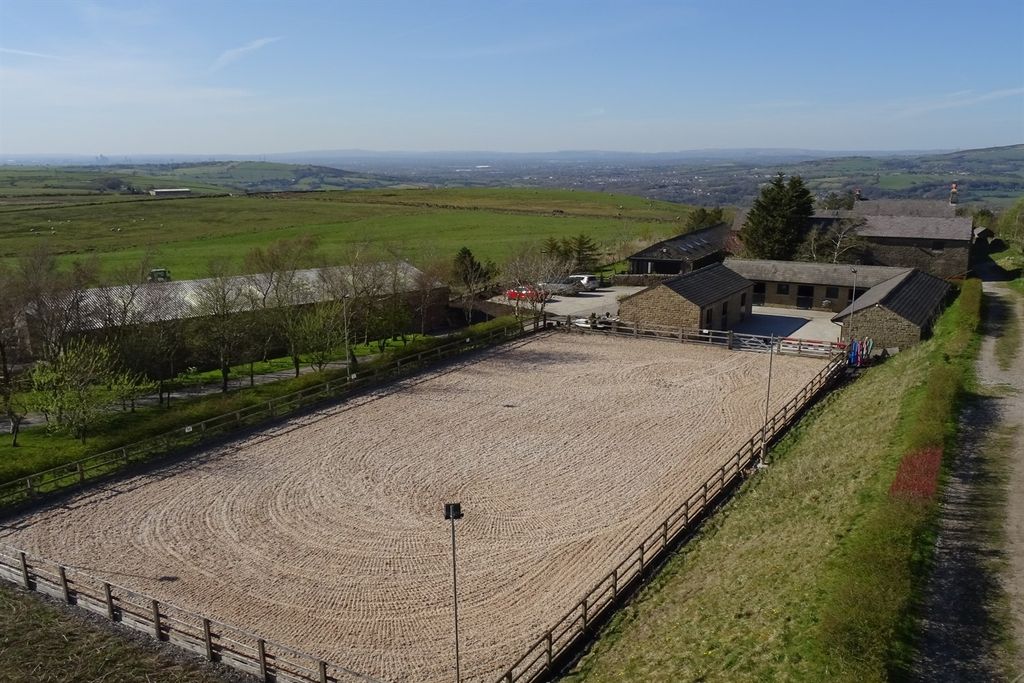 Property photo 2 of 35 Arena