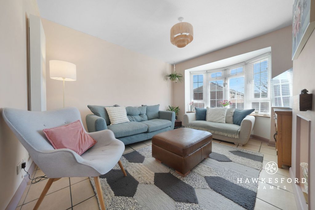 Property photo 2 of 18 Hasted Road, Newington - Lounge