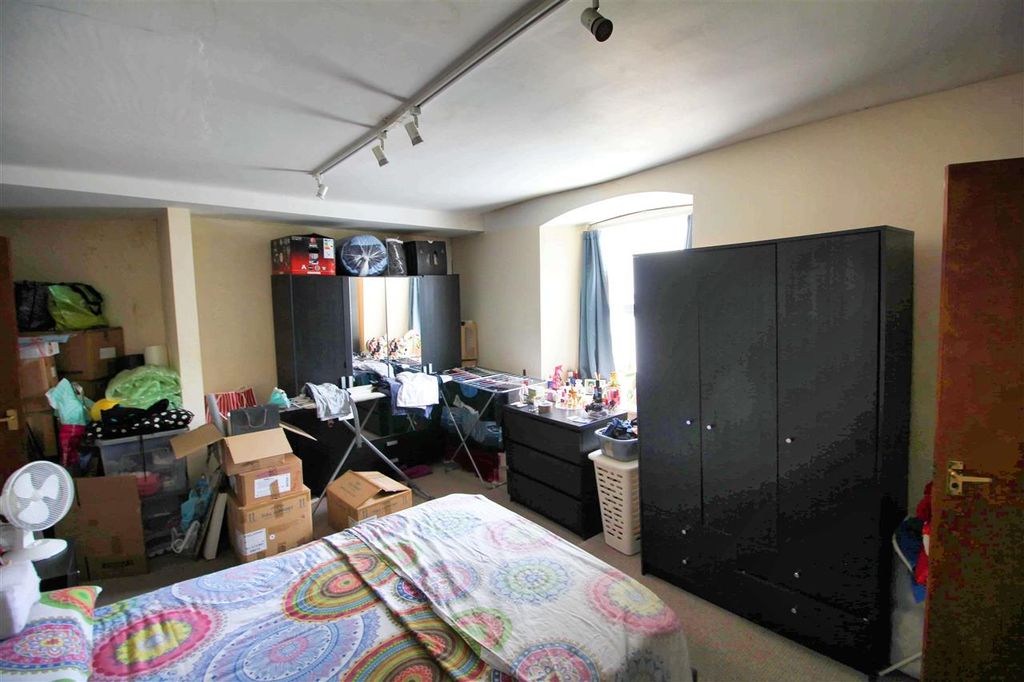 Property photo 3 of 7