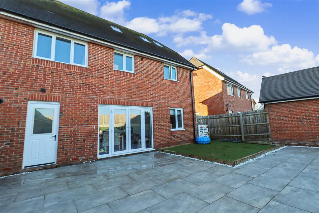 Additional image 37 of 5 bed detached house for saleHome Field Drive, Braintree CM7