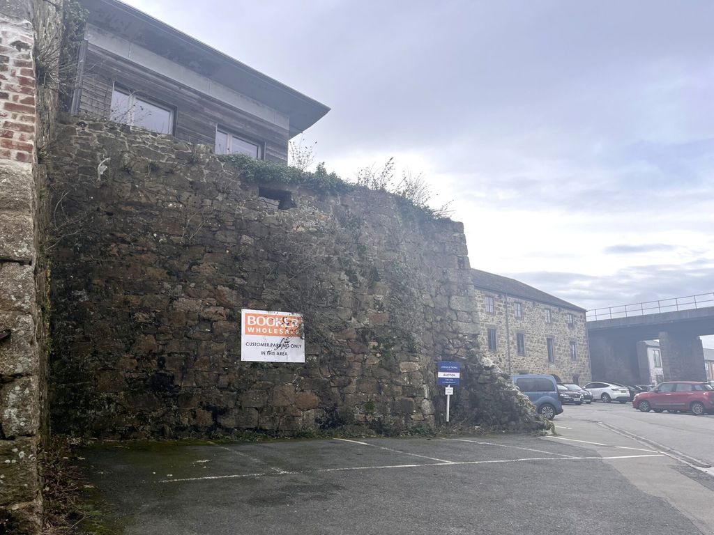 Property photo 2 of 3