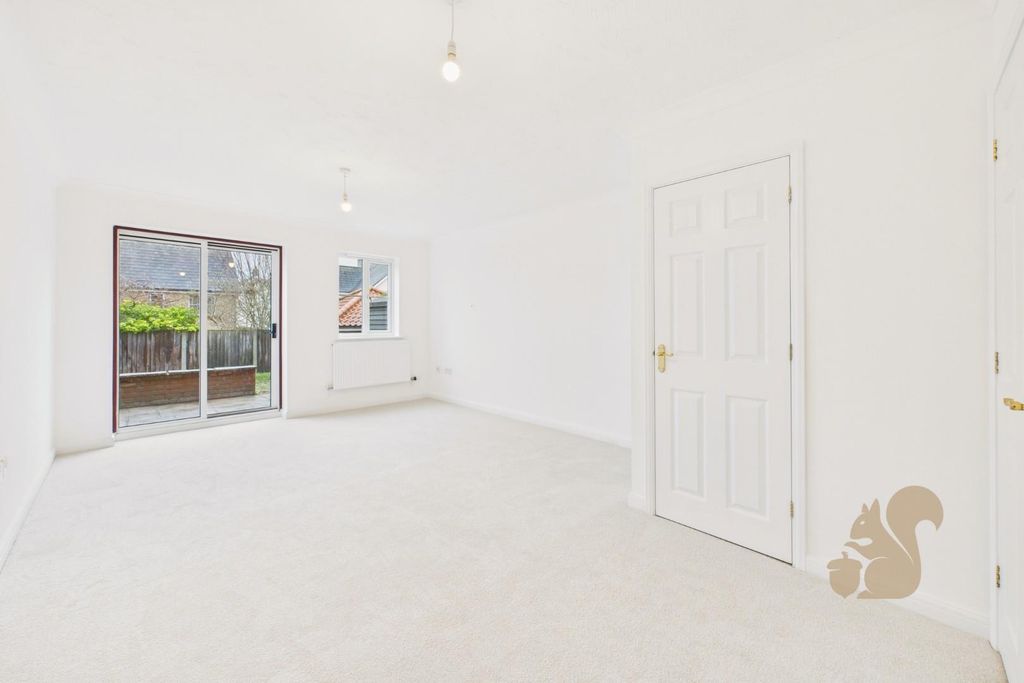 Property photo 3 of 14 Living Room