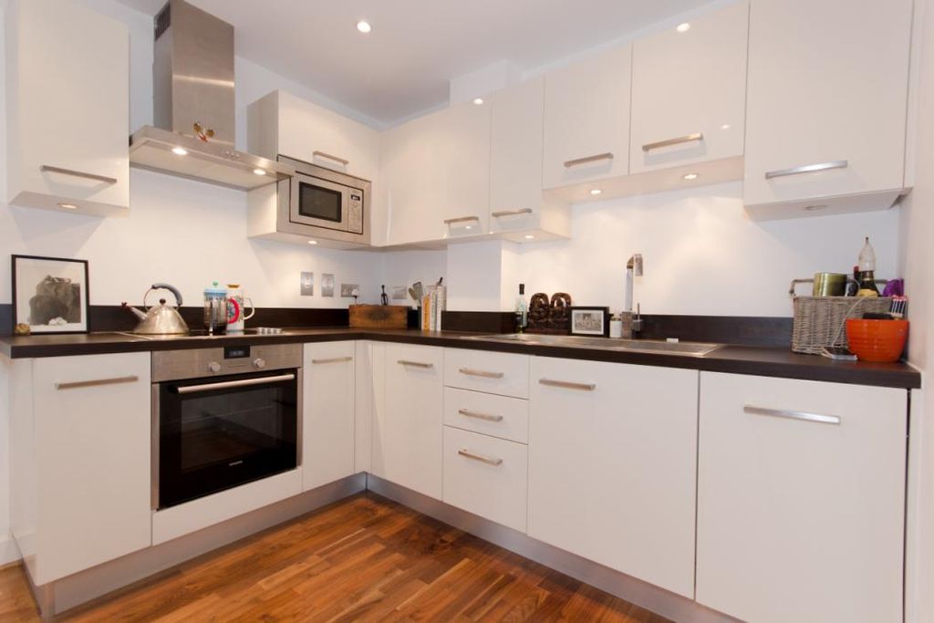 Property photo 2 of 7 Kitchen