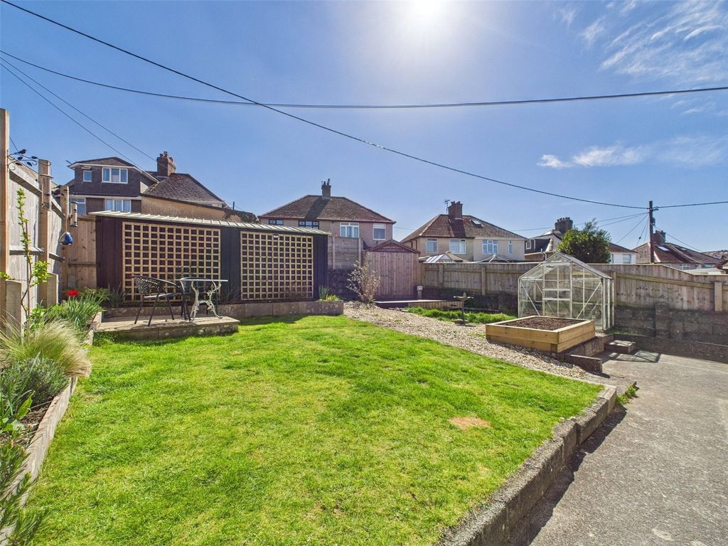 Property photo 2 of 17 Garden