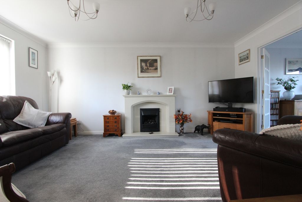 Property photo 2 of 17 Photo 12