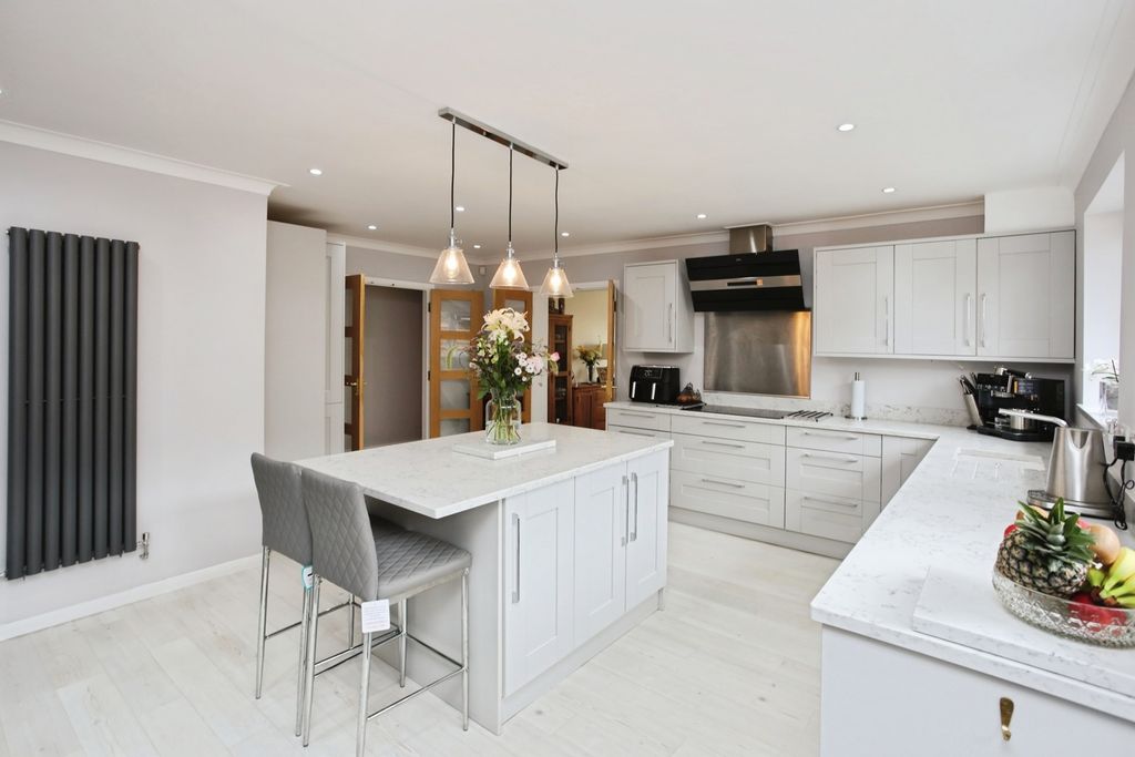 Property photo 3 of 23 Pbox-Img.Jpg