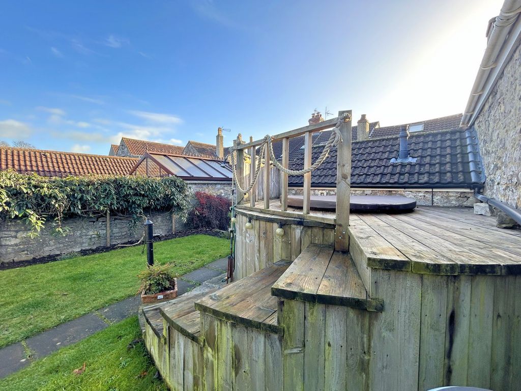 Property photo 3 of 21