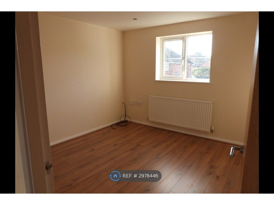 Property photo 3 of 10 Living Room