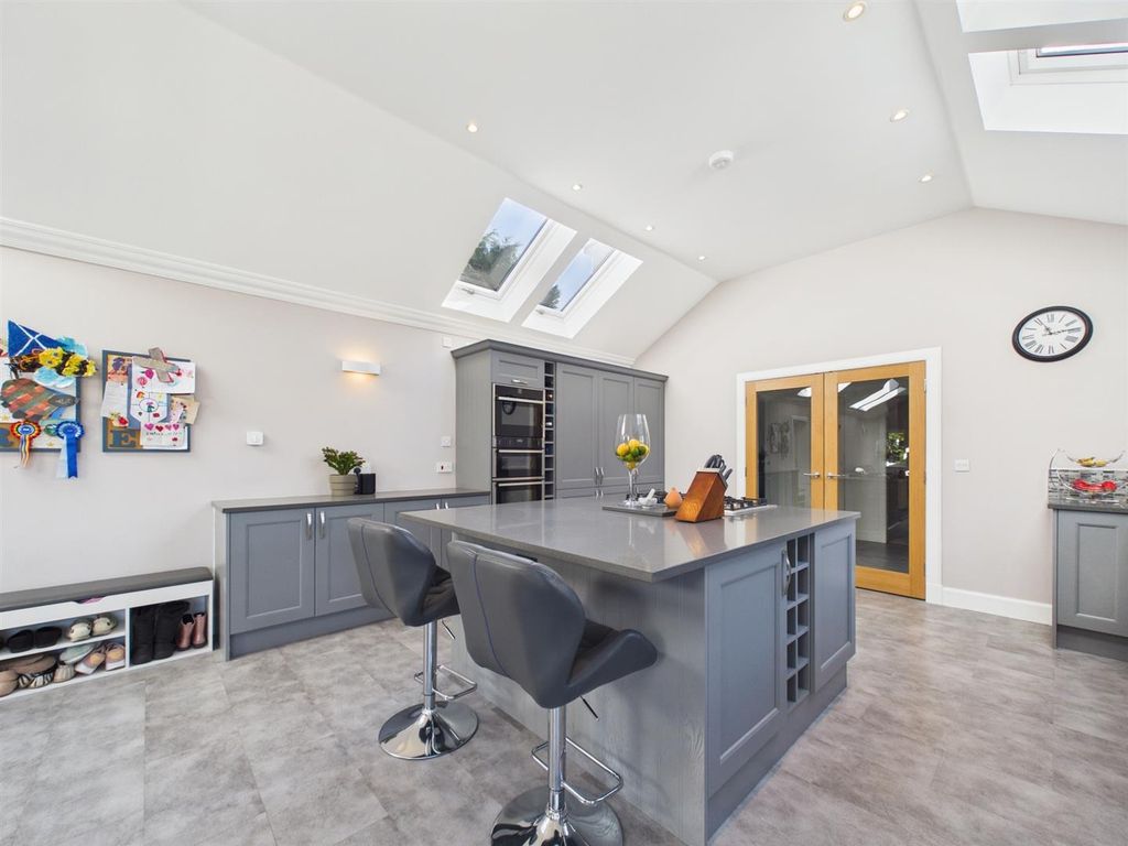 Property photo 3 of 34 Cam01486G0-Pr1047-Still003.Jpg