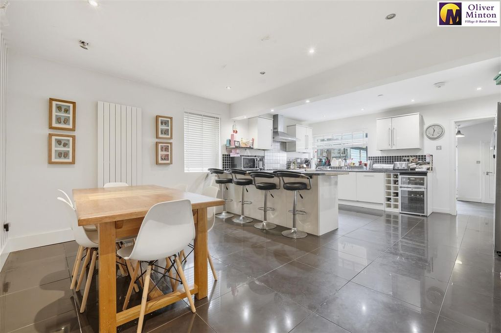 Property photo 2 of 26 Kitchen/Dining Room