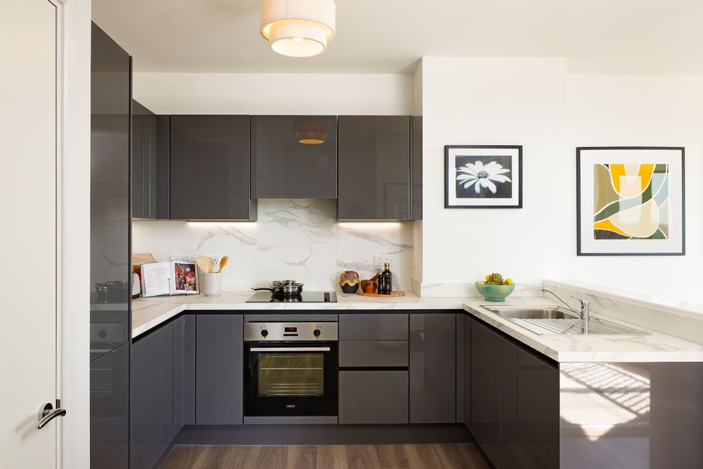 Property photo 1 of 7 Straight-On Kitchen Photograph