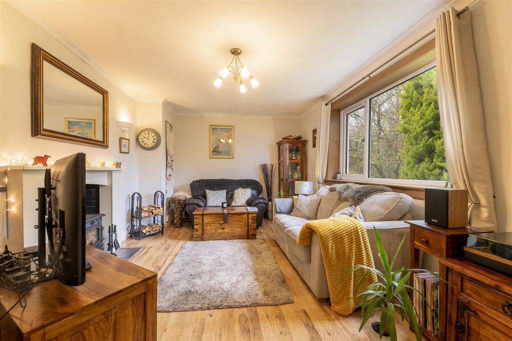 Property photo 3 of 20 Lounge.Jpg