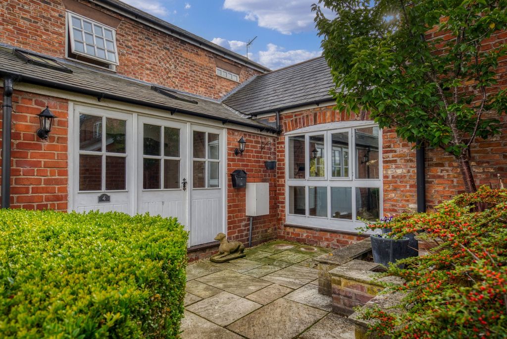 Property photo 2 of 41