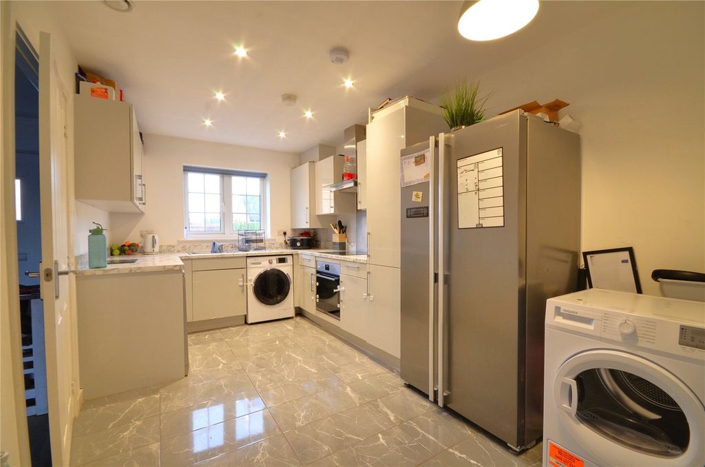 Property photo 3 of 10 Kitchen/Diner