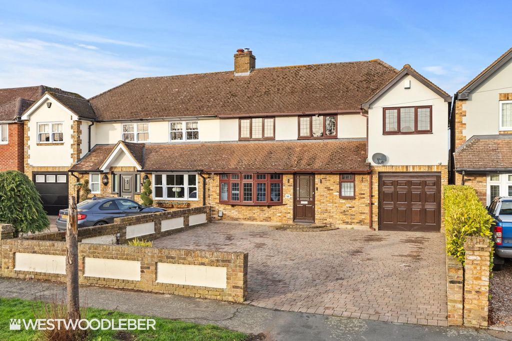 Property photo 1 of 38 Stmargaretsroad_37.Jpg