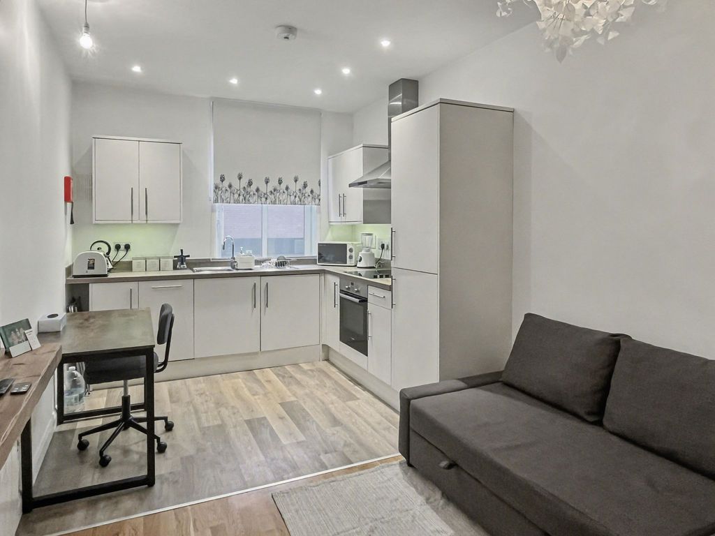 Property photo 2 of 11 Photo 4