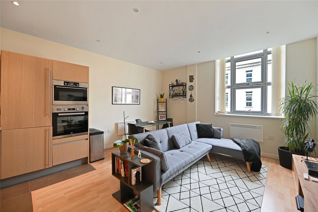 Property photo 2 of 11 Picture No. 01