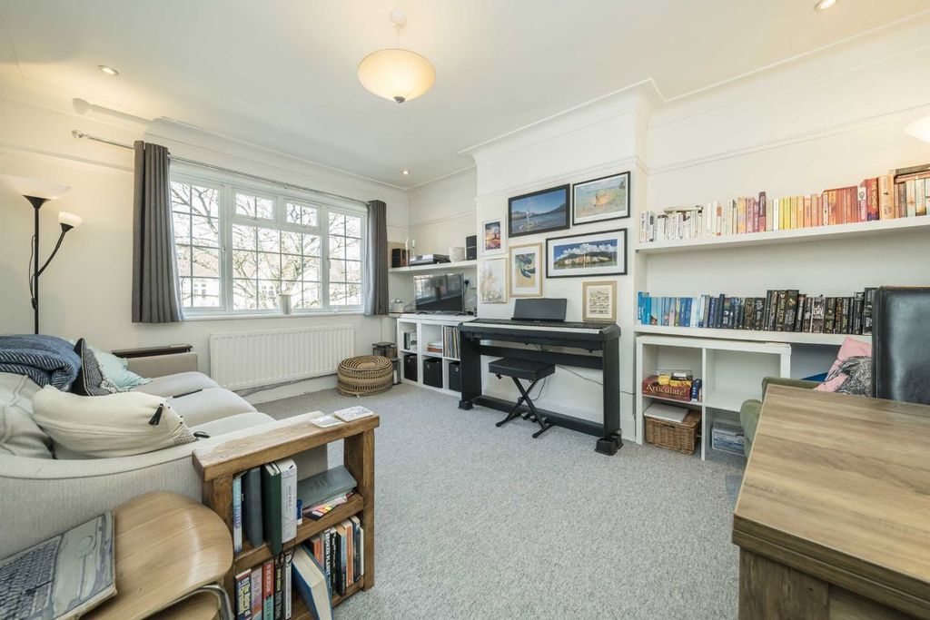 Property photo 2 of 7