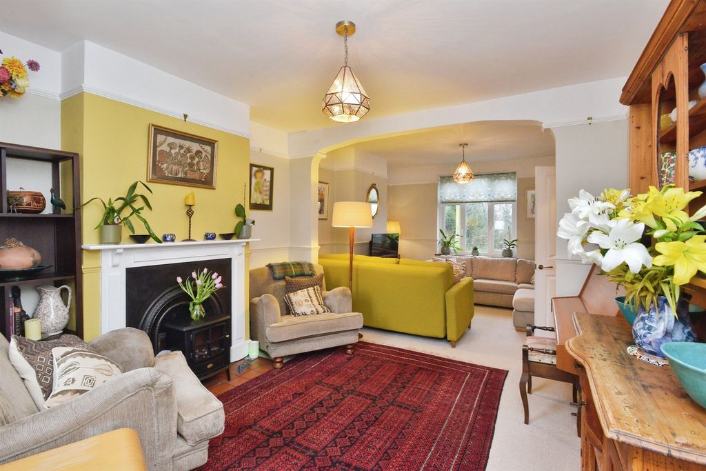 Property photo 2 of 17