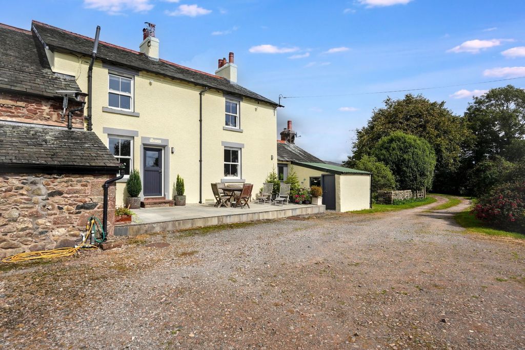 Property photo 2 of 36
