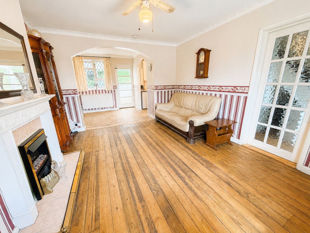 Property photo 3 of 13