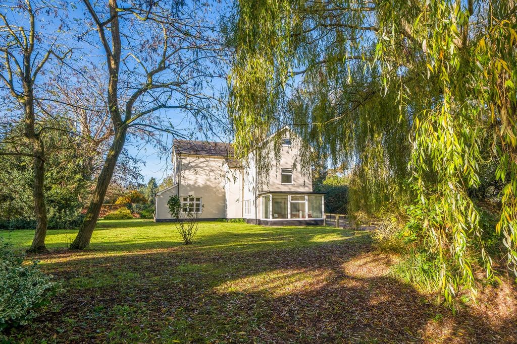 Property photo 2 of 33