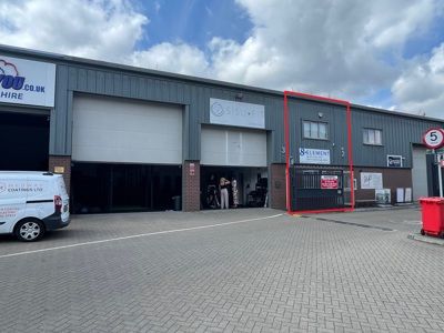 Property photo 1 of 9 Photo 13