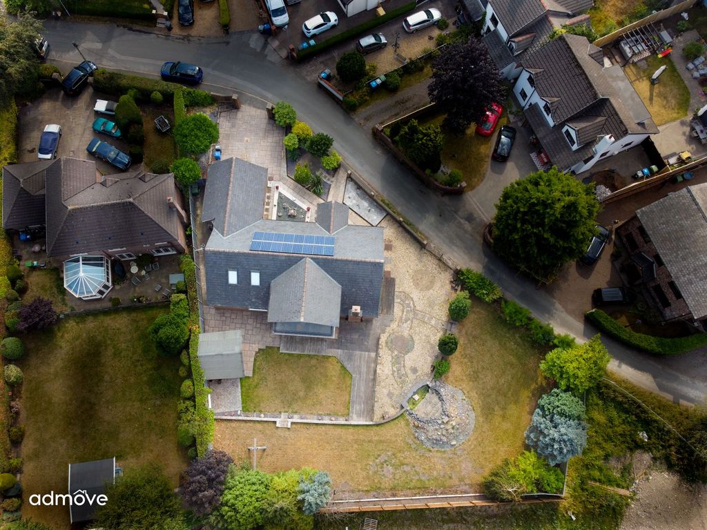 Property photo 2 of 31