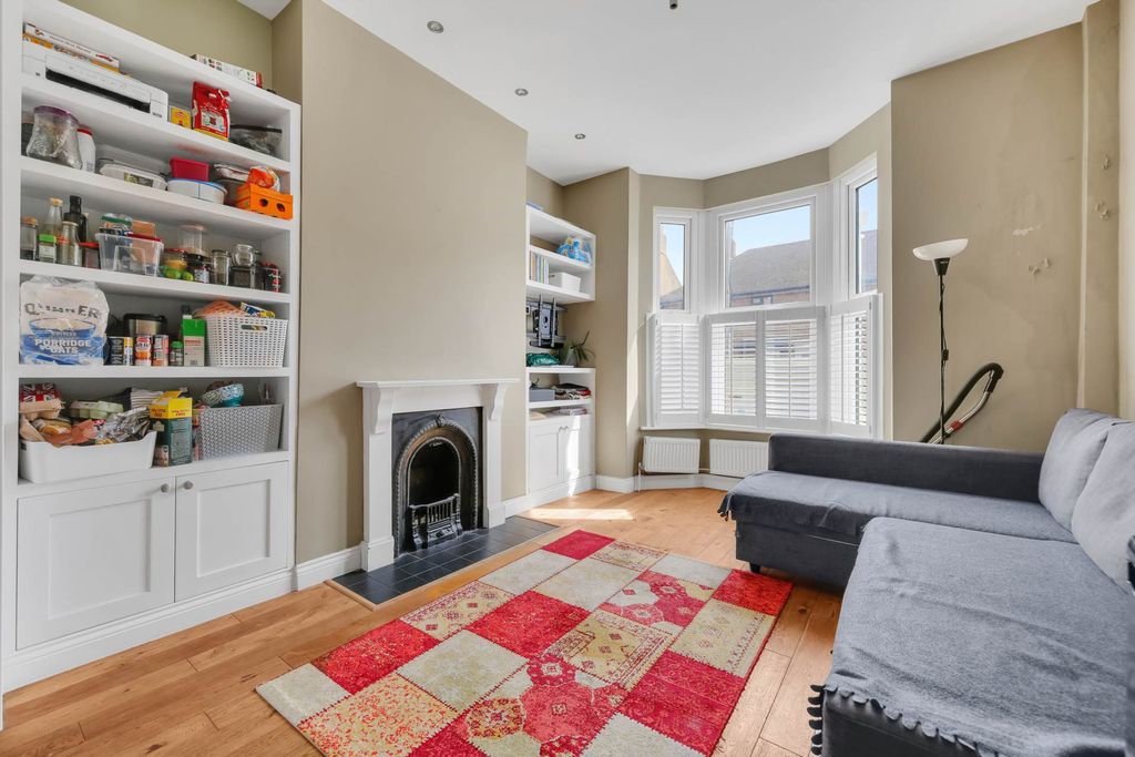 Property photo 2 of 25