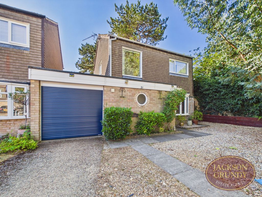 Property photo 1 of 13 Hopping Hill Gardens