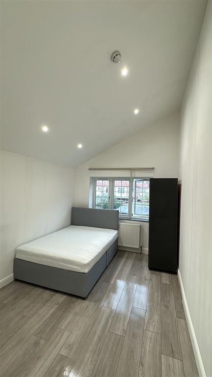 Property photo 1 of 2 94C31F3D-276E-443A-8A0A-6Bb5F5225F4A.Jpg