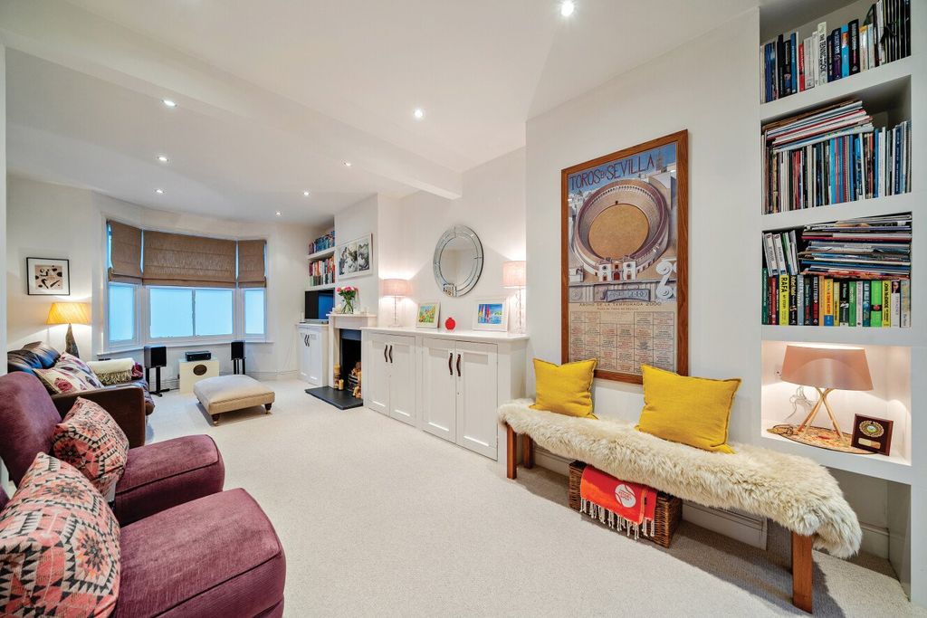 Property photo 2 of 10 Picture No. 06